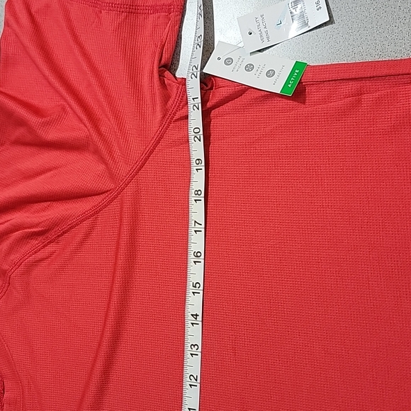 🆕️ dip Moisture Wicking Tshirt - Picture 6 of 6